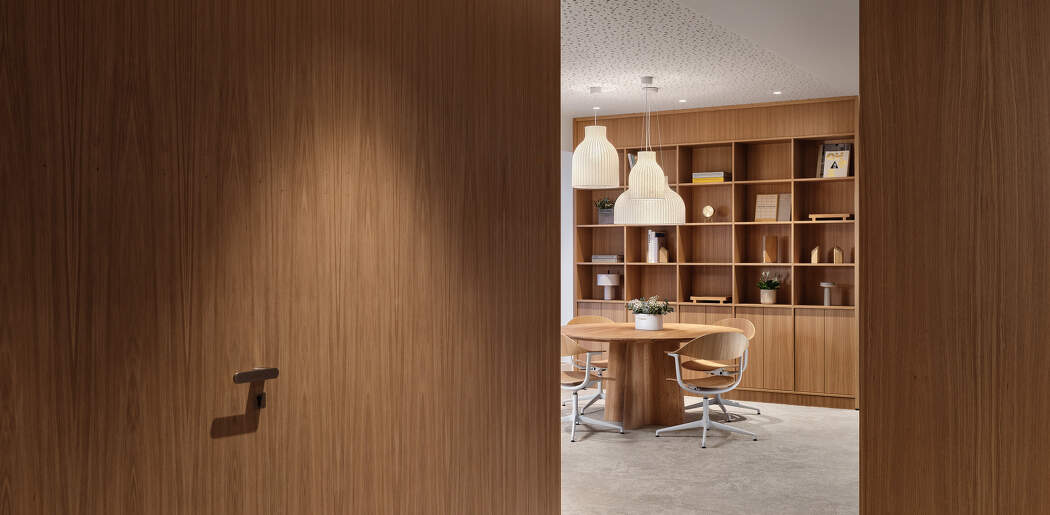 LOGO Private Clinic: The Harmony of Wood and Nordic Minimalism