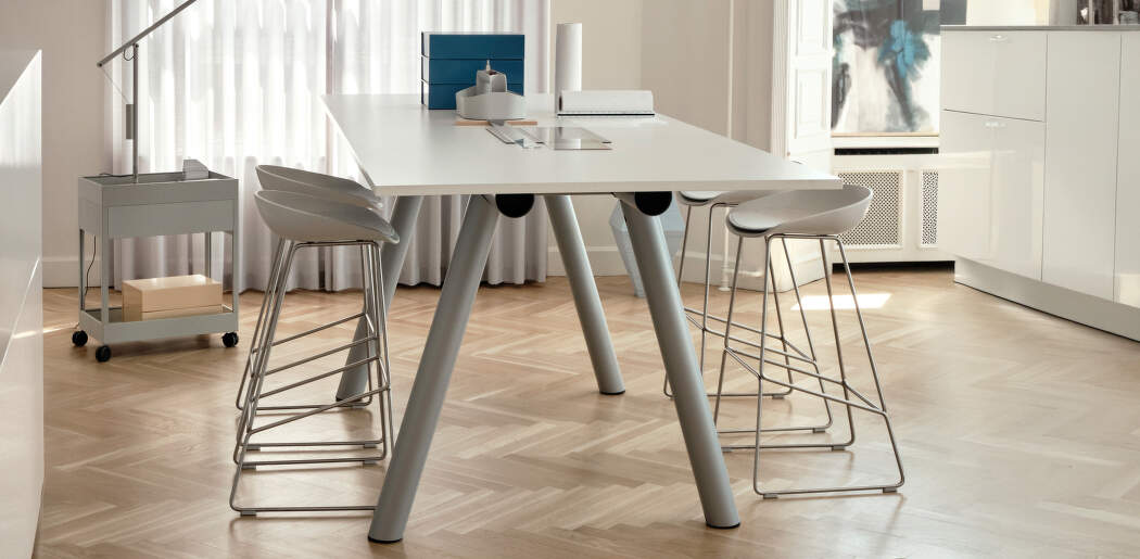 Focus on hi-tech: cool, raw design