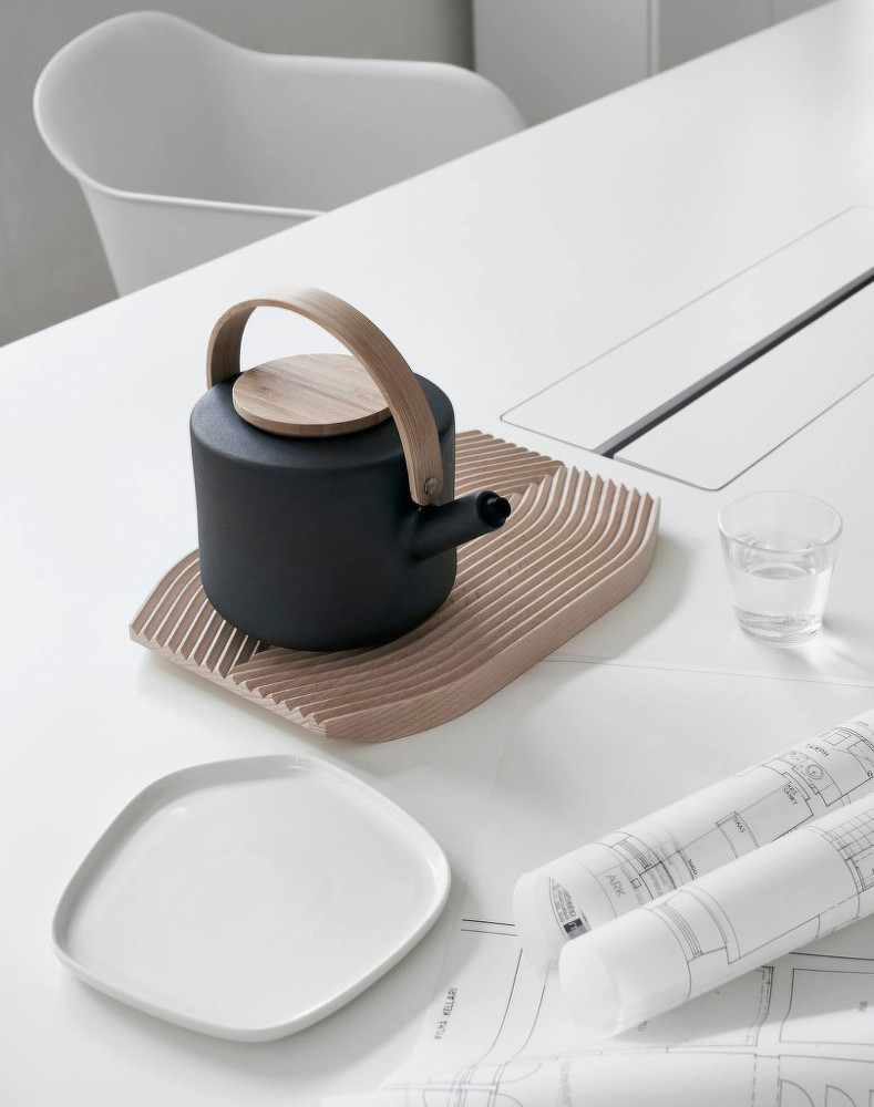 Stelton Theo teapot warmer, sand