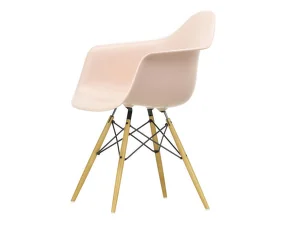 Eames Plastic Armchair DAW, pale rose