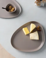 Curve Platter Plate, warm grey