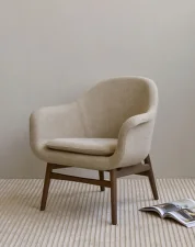 Harbour Lounge Chair, dark stained oak / Bouclé 02