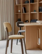 Androgyne Dining Table Ø120, natural oak