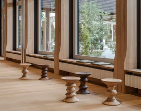 Stools C, chestnut natural