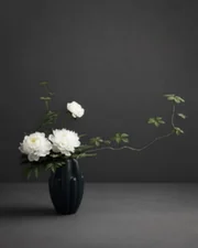 Bloom Vase Slim Mini, dark green