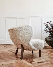 Little Petra VB1 Lounge Chair, walnut / sheepskin