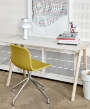 Copenhague CPH 90 Table, water-based lacquered oak/off-white linoleum