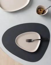 Curve Lunch Plate, sand
