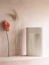 Ridge Vase H35, off-white