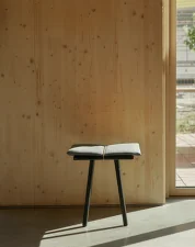Georg Stool, light grey / black oak