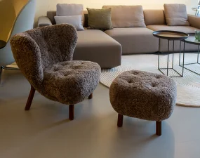 Little Petra VB1 Lounge Chair, oak/sheepskin Sahara