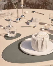 Table Mat Curve Nupo L, flint grey