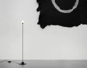 Snowball Floor Lamp, black