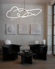 Ghost Chandelier Big, neon (5m)