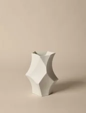 Cueva Vase H26, off-white