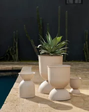 Hourglass Pot Small, cashmere