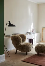 Little Petra VB1 Lounge Chair, oak/sheepskin Honey