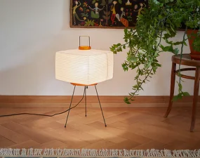 Akari 7A Table Lamp