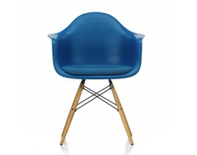Eames Plastic Armchair DAW, padded seat