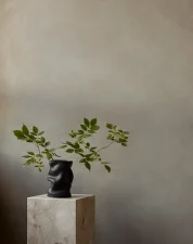 Collapse Vase H20, black