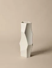 Cueva Vase H37, off-white