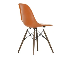 Eames Fiberglass Side Chair DSW, red orange/dark maple