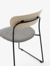 Pavilion Side Chair AV52, oak/Sisu 165