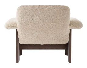 Brasilia Lounge Chair Low Back, Sheepskin nature/dark stained oak