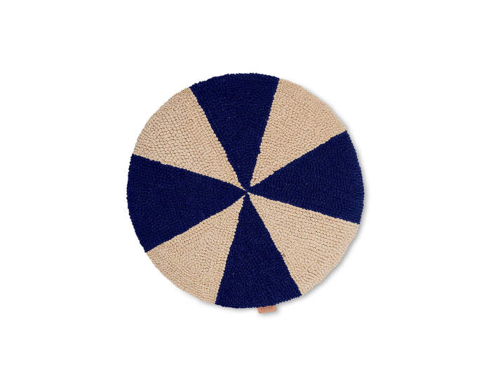 Arch Embr. Round Cushion