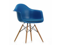 Eames Plastic Armchair DAW, padded seat