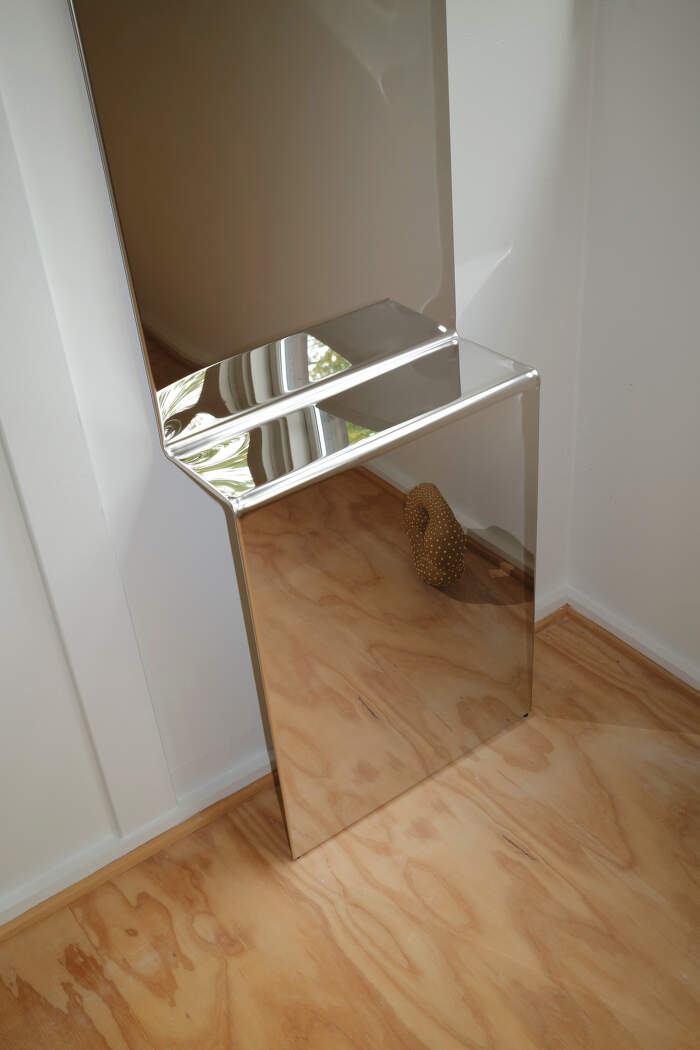 pleat-mirror_detail_blog